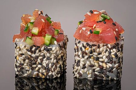 Ролл Сезам с Тунцом