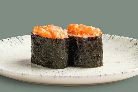 Спайси-гункан Лосось