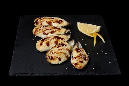 Мидии сырные 