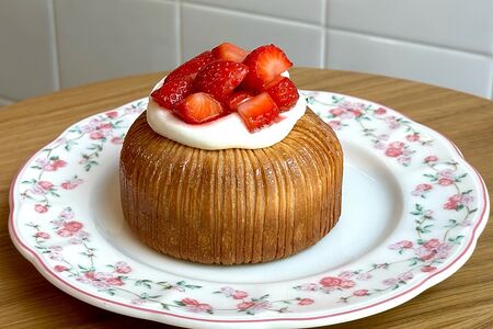 Даниш с клубникой