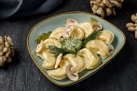 Вареники с грибами и картофелем