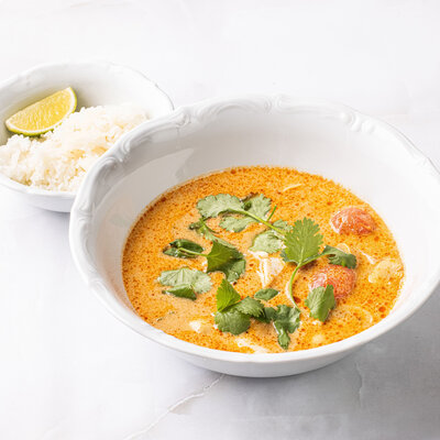 Том ям с морепродуктами и тайским рисом