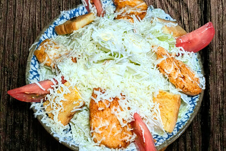 Салат Цезарь с курицей