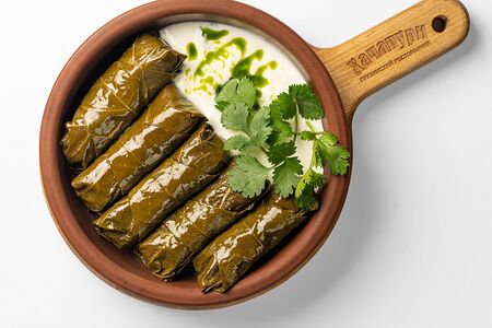 Долма с соусом мацони
