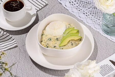 Каша с авокадо, шпинатом и пармезаном