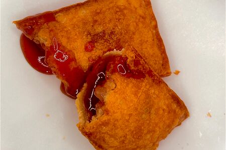 Пирожок с вишней