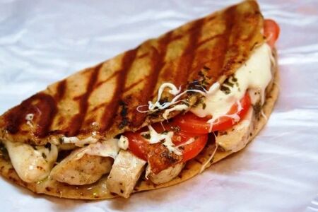 Шаурма в пите с курицей