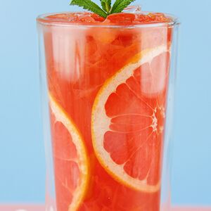 Грейпфрутовый Bubble Tea с виноградными шариками
