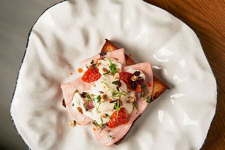 Сендвич с мортаделлой