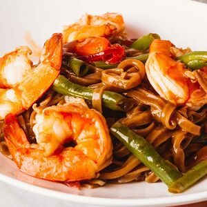 Удон с креветками