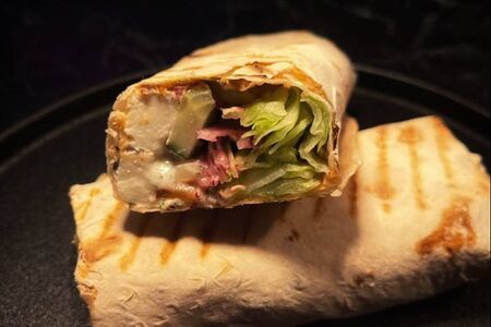 Вегетарианская шаурма с копченым сыром