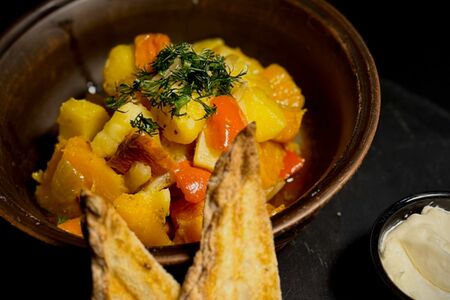 Жаркое из тыквы и микса овощей, томленое в пикантном соусе