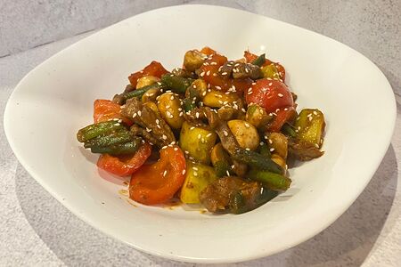 Жаренный на воке ягненок