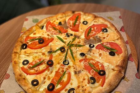 Пицца с лососем