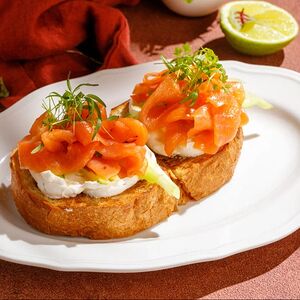 Брускетта с форелью