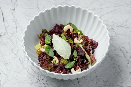 Салат с печеной свеклой