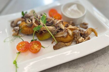 Ассорти из растительных котлет (нутовые, картофельная со шпинатом)