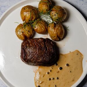 Филе-миньон с мини-картофелем