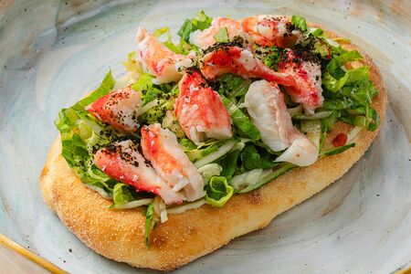 Греческая лепешка с крабом 