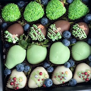 Клубника в бельгийском шоколаде на Новый год