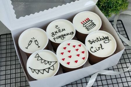 Набор Бенто-торт в стаканчиках на день рождения девушки