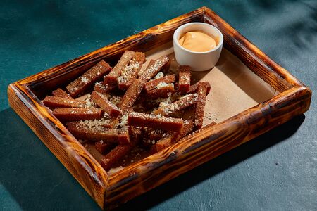 Гренки с чесноком и сыром