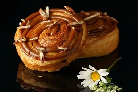 Венский вензель с орехом пекан