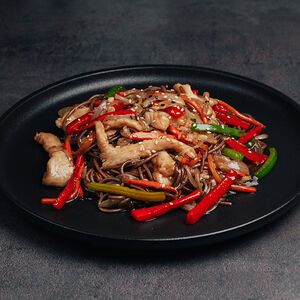 Гречневая лапша с курицей в соусе терияки