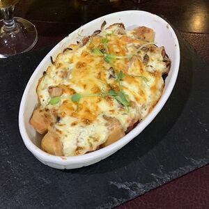 Пельмени запеченные с ветчиной и грибами