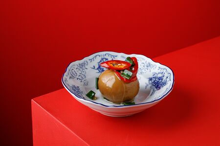 Маринованное яйцо в соевом соусе