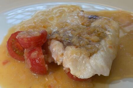 Судак в томатном соусе