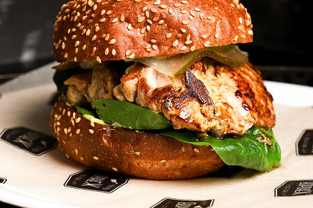 Бургер с цыпленком