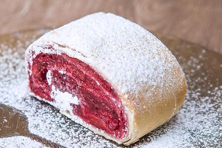 Штрудель вишневый