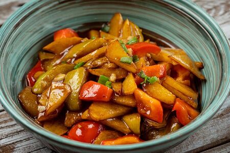 Баклажаны с картофелем и перцем