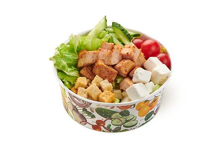 Салат овощной с курицей