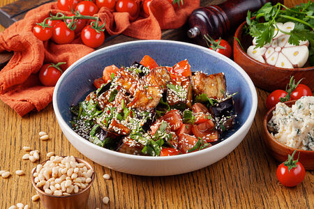 Салат Баклажаны с помидорами