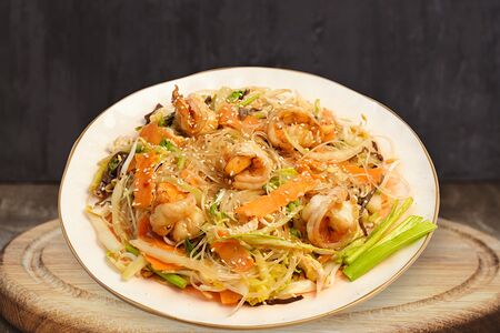 Миен Сао (вок со стеклянной лапшой)