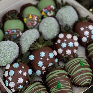 Клубника в шоколаде на Новый год 