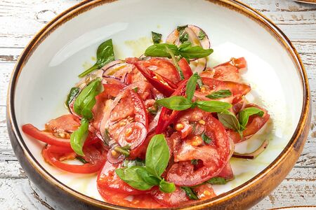 Ачик-чук с базиликом