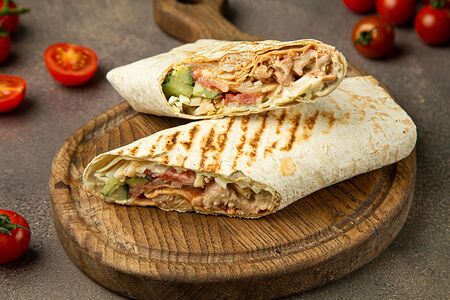 Шаурма с курицей в лаваше