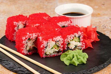 Ролл Калифорния с крабом