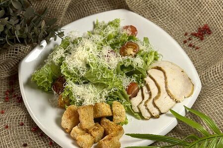 Цезарь с курицей