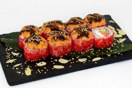 Запеченная креветка с угрем ролл