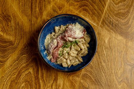 Ньокки с ростбифом