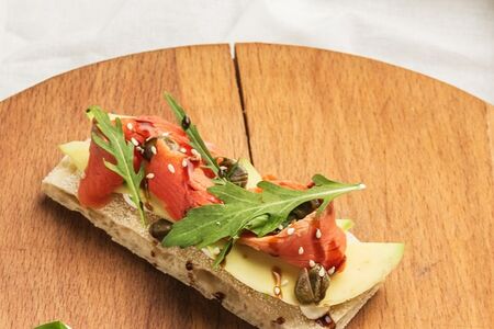 Брускетты с неркой