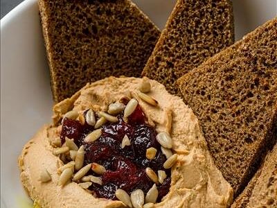 Паштет из цыпленка с клюквенным соусом