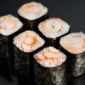 Острый ролл с тигровой креветкой