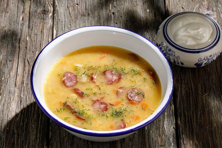 Гороховый суп с копчёностями