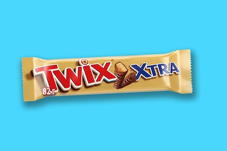 Шоколадный батончик Twix Xtra