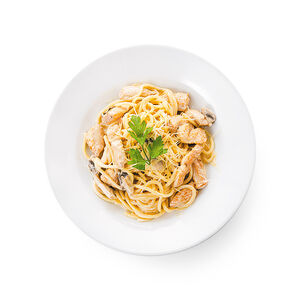 Спагетти с цыпленком и грибами